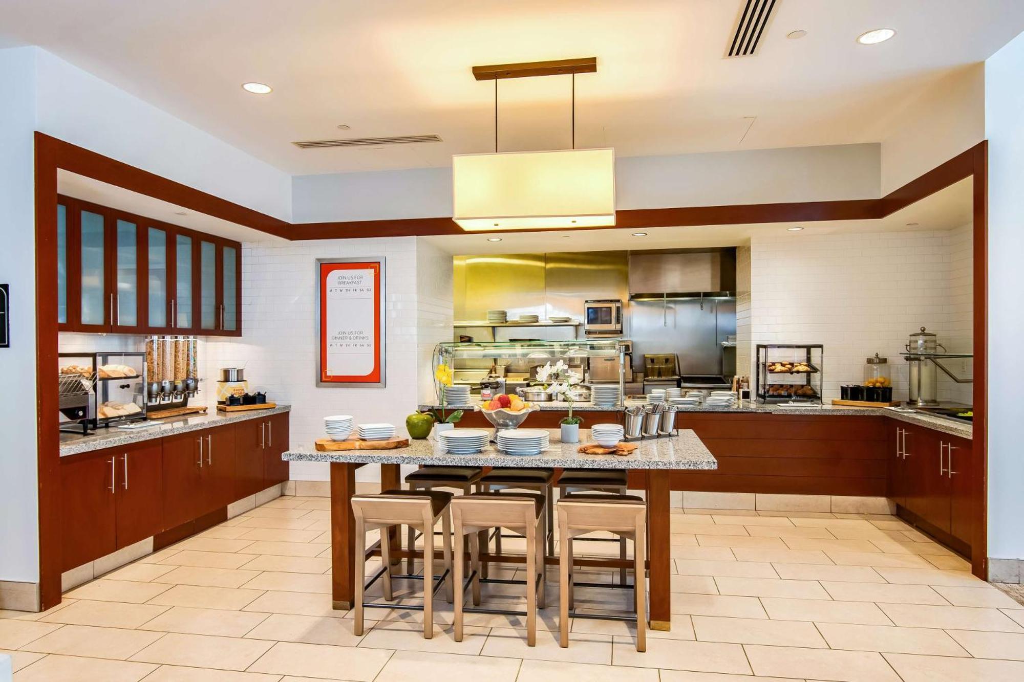 Hilton Garden Inn Alexandria Old Town National Harbor Kültér fotó
