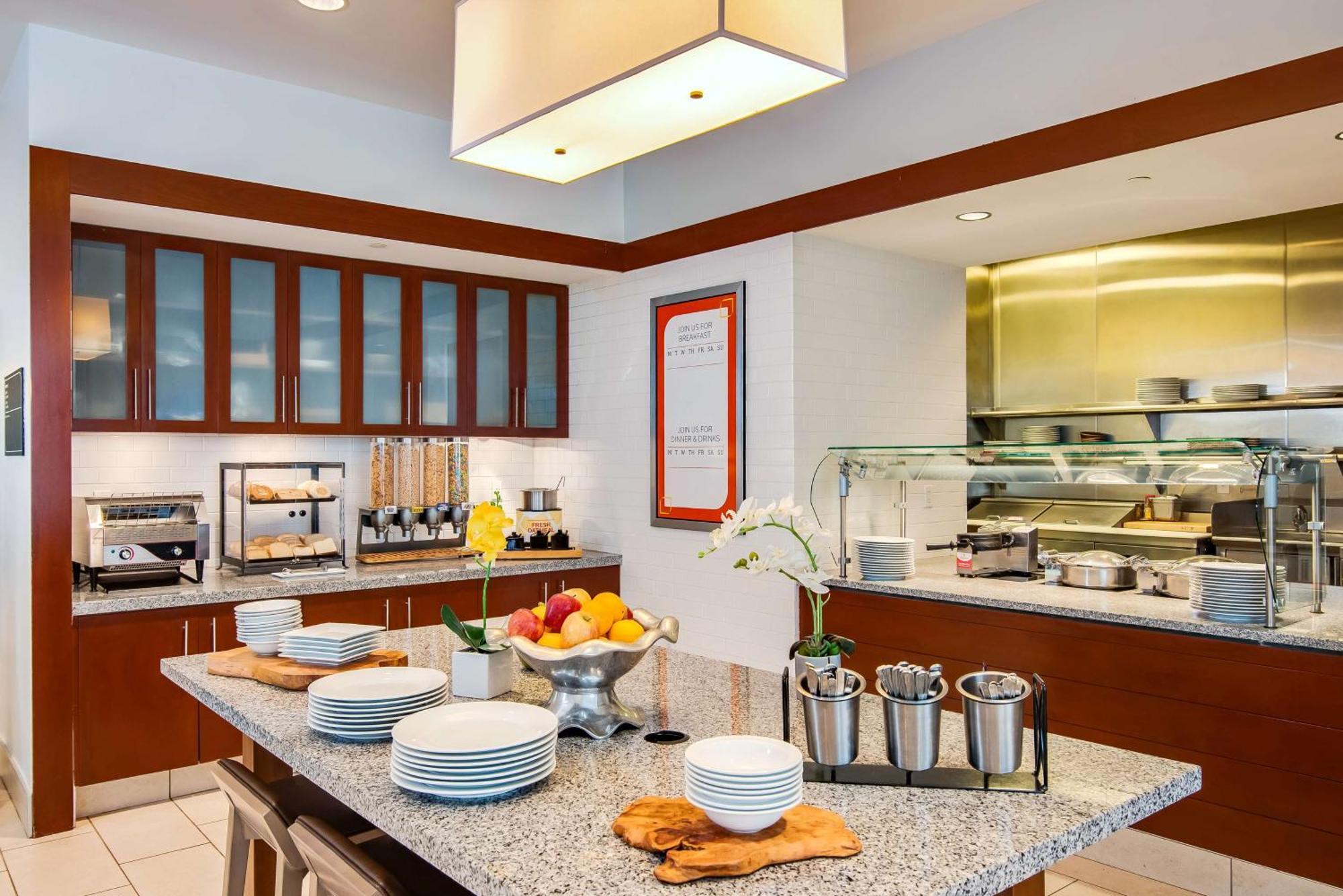 Hilton Garden Inn Alexandria Old Town National Harbor Kültér fotó