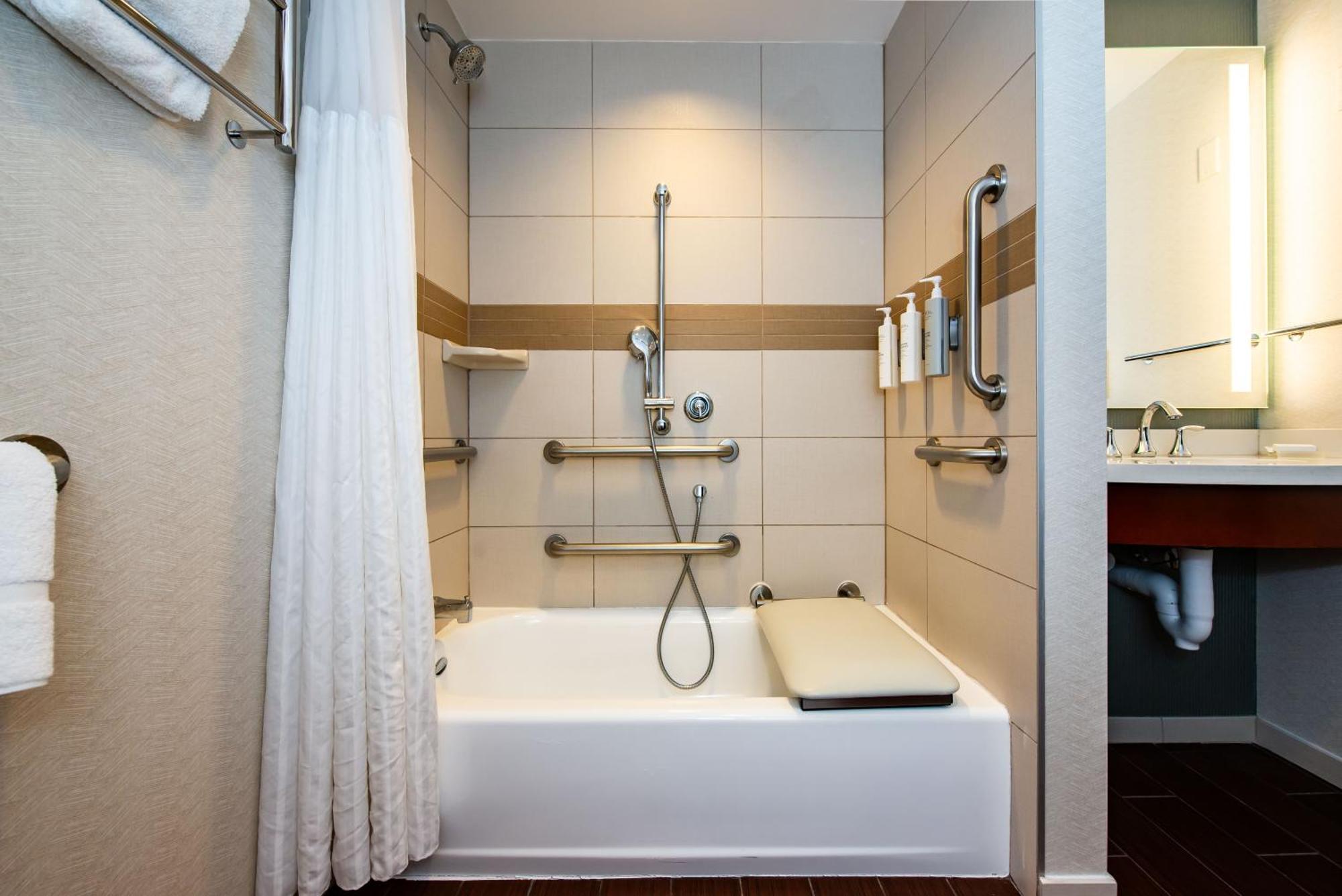 Hilton Garden Inn Alexandria Old Town National Harbor Kültér fotó